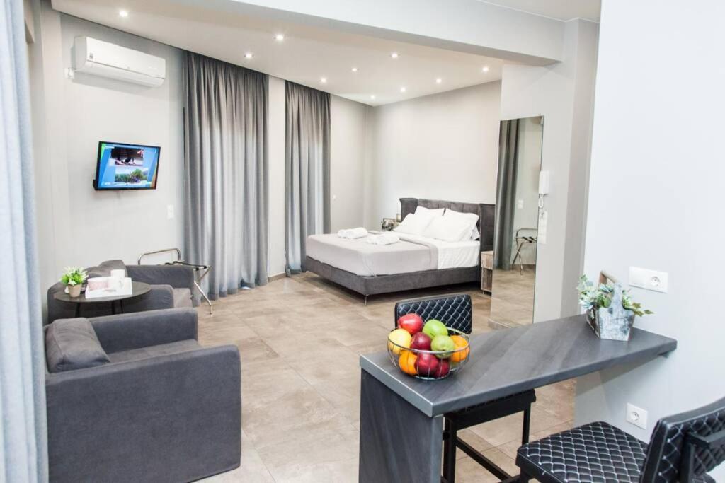 E Spacious Cornered Brand New Studio Apartment E Атина Екстериор снимка